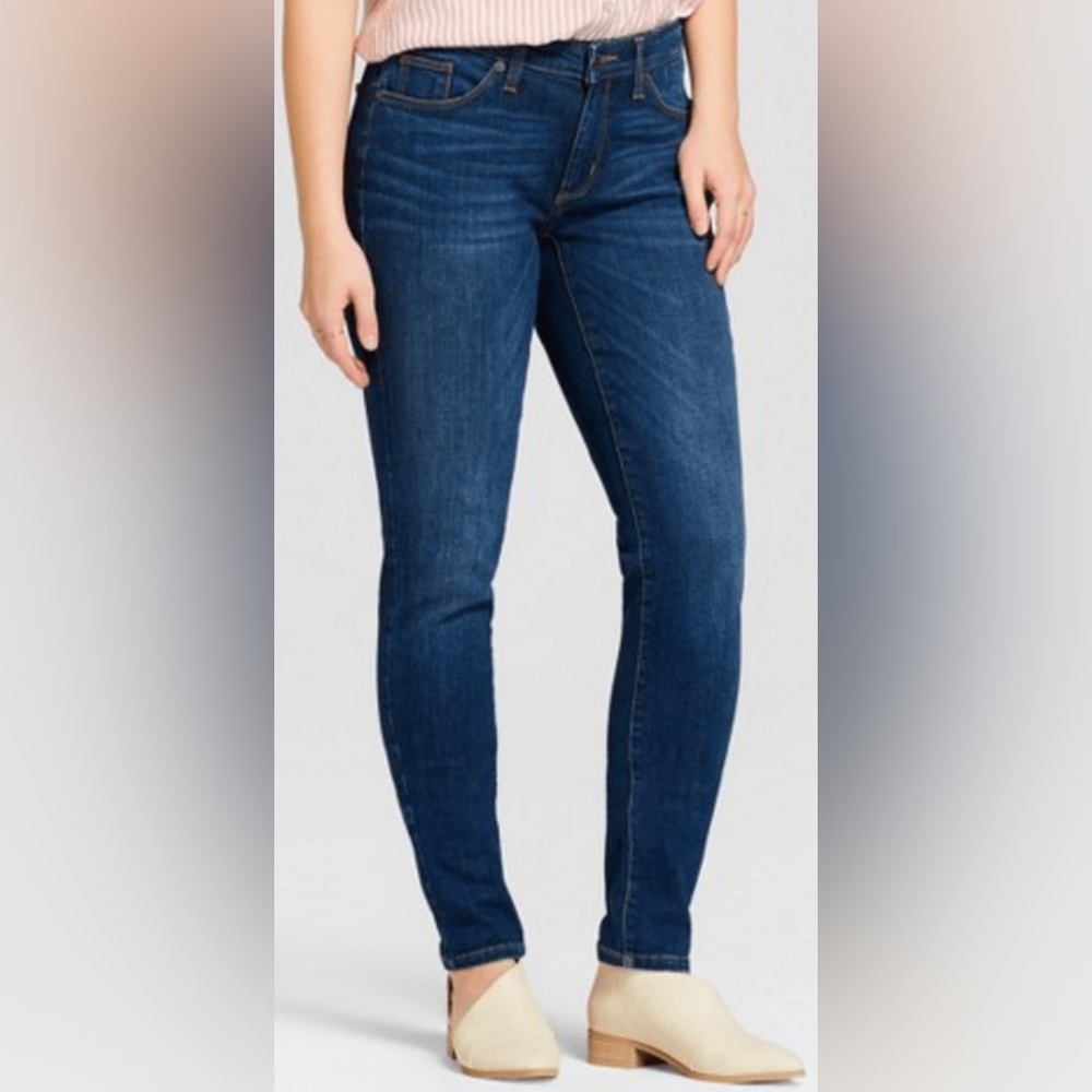 Universal Threads skinny jeans. Women’s size 4/27R